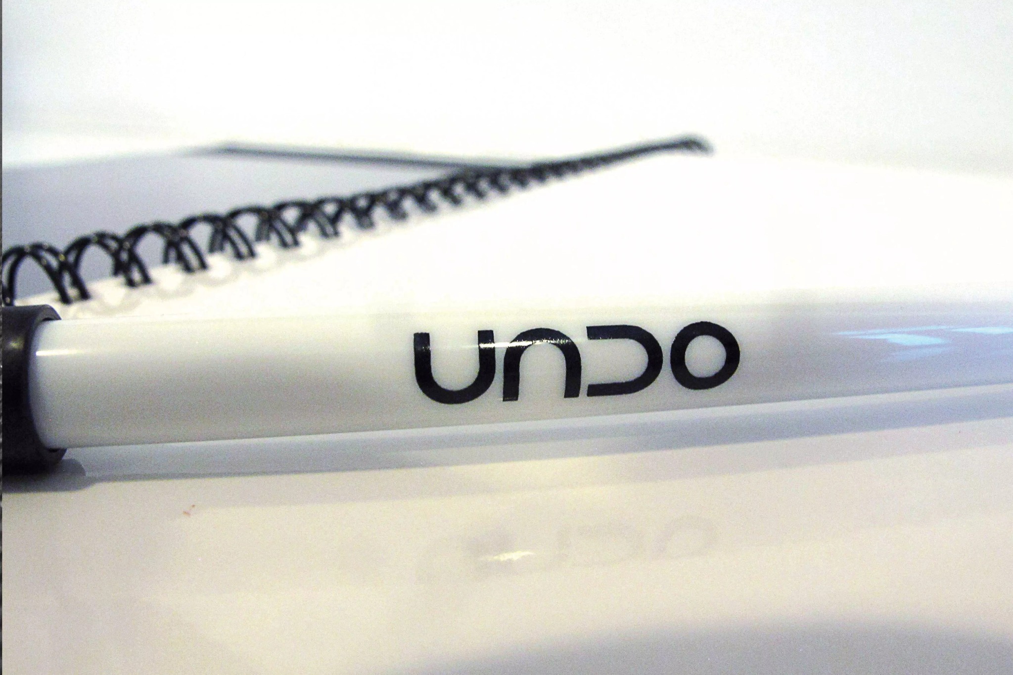 ES
https://undonotebook.com/producto/pack-rotuladores-undo-notebook/
Te estarás preguntando... ¿Por qué los rotuladores se llaman UNDO / BIC?
Sencillamente por que son lo mismo...Hace poco hemos cambiado el nombre de la descripción añadiendo "Bic", la prestigiosa y reconocida marca  es nuestro fabricante y proveedor de rotuladores. Pero por motivos comerciales ya no nos puede suministrar los colores verde y rojo de UNDO. Es por esta razón que cuando se acabe nuestro stock de rotuladores UNDO pasaremos a enviar exactamente los mismos rotuladores pero de la marca BIC.
No queremos renunciar a la calidad, los mismos rotuladores con diferente piel.
Estamos trabajando para mejorar nuestra oferta en escritura.
CAT
https://undonotebook.com/producto/pack-retoladors-undo-bic/
T’estaràs preguntant… Per què els retoladors es diuen UNDO/BIC?
Senzillament perquè són el mateix… Fa poc hem canviat el nom de la descripció afegint “Bic”, la prestigiosa i reconeguda marca  és el nostre fabricant i proveïdor de retoladors. Però per motius comercials ja no ens pot subministrar els colors verd i vermell d’UNDO. És per això que quan s’acabi el nostre estoc de retoladors UNDO passarem a enviar exactament els mateixos retoladors però de la marca BIC.
No volem renunciar a la qualitat, els mateixos retoladors amb diferent pell.
Estem treballant per millorar la nostra oferta en escriptura.