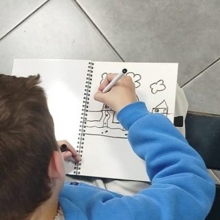 [cat]
De visita al metge del petit amb la nostra UNDO GoDraw Ipad, ocupa poc i és lleugera de portar. Sempre ens fa les estones d'espera a les consultes més amenes repassant matemàtiques, jugant al Penjat o simplement fent dibuixos.

[es]
De visita al médico del pequeño con nuestra UNDO GoDraw Ipad, ocupa poco y es ligera de llevar. Siempre nos hace los ratos de espera en las consultas más amenas repasando matemáticas, jugando en el ahorcado o simplemente haciendo dibujos.

#undo #undonotebook #llibreta #libreta #pizarra #pissarra #esborrable #borrable #Godraw #Ipad